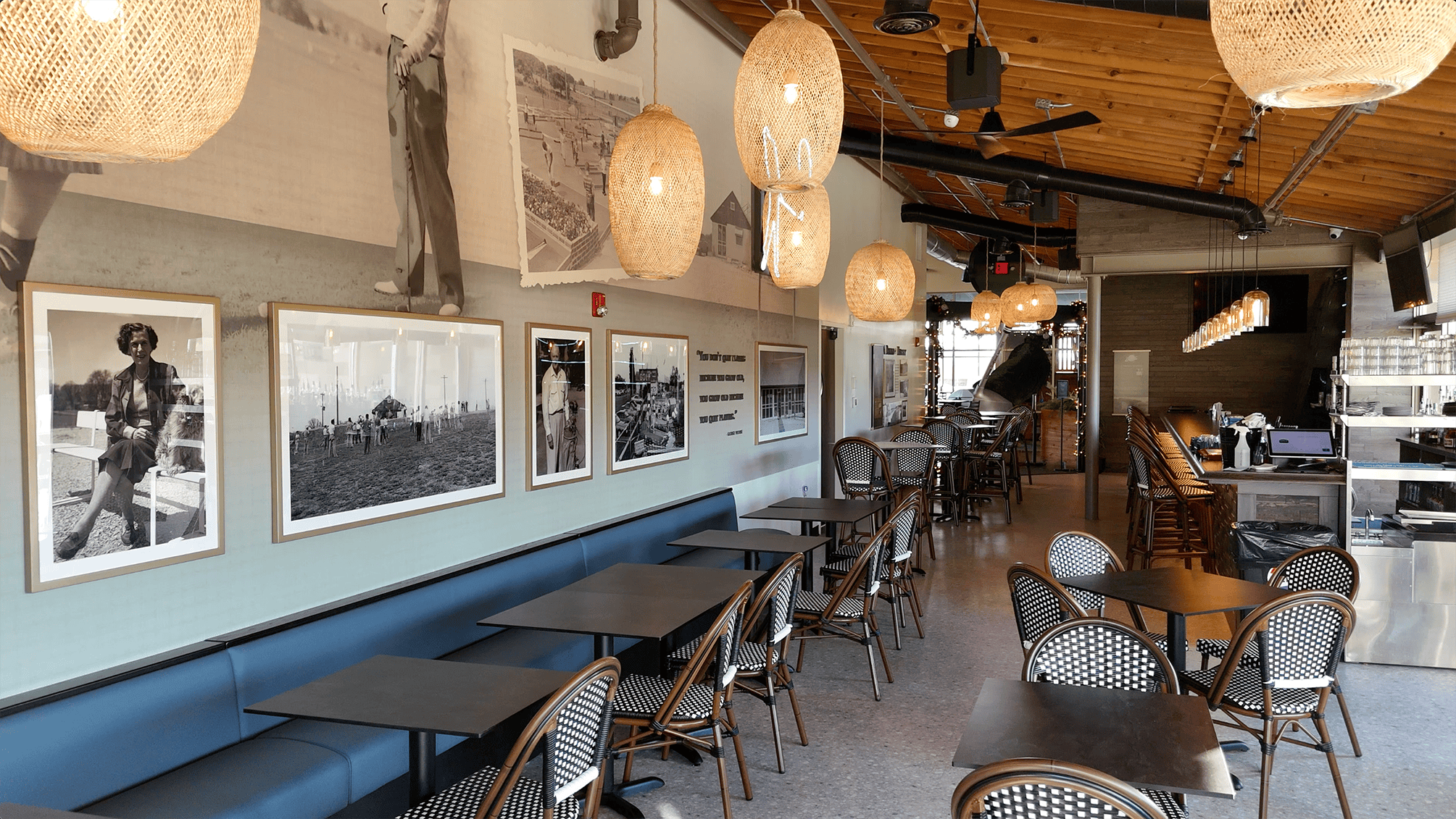 Babes Bar & Grill Inside